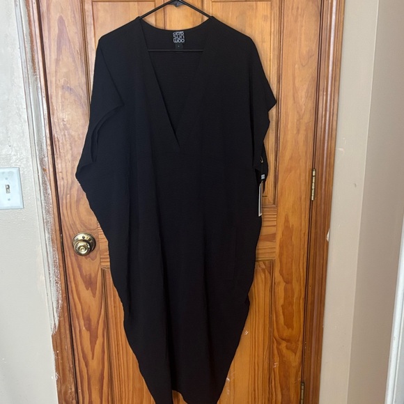 CLARA SUNWOO Dresses & Skirts - CLARA SUNWOO Classic Black V-Neck evening gown